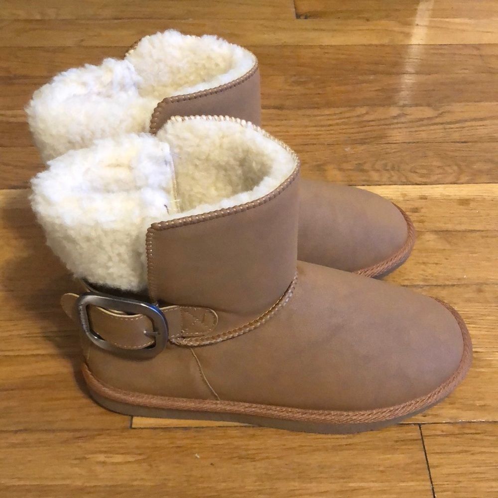 Brand New Nautica Cozy Bootie